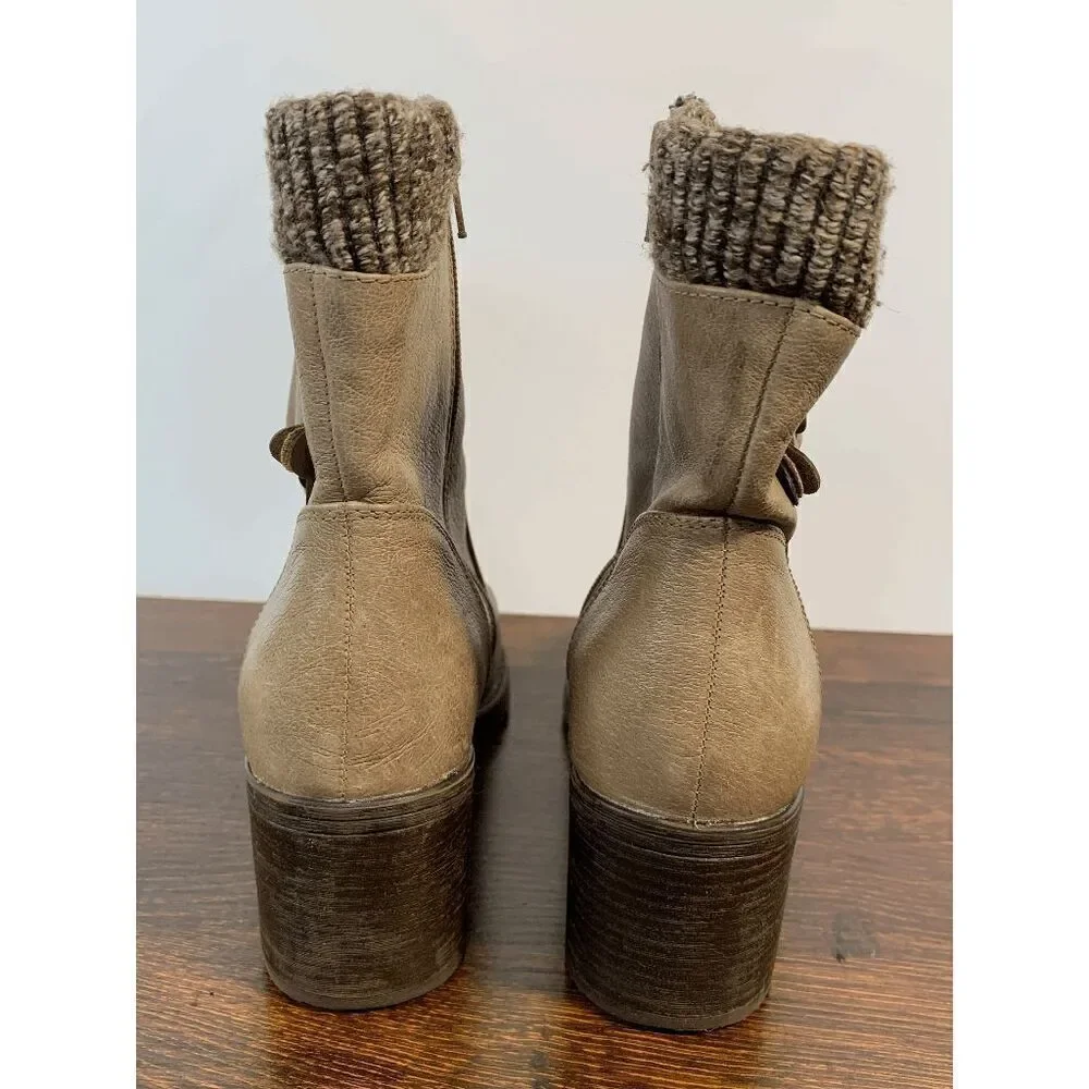 Baretraps Women's Danette Chunky Heels Sock Knit Tan Ankle Boots Size 8